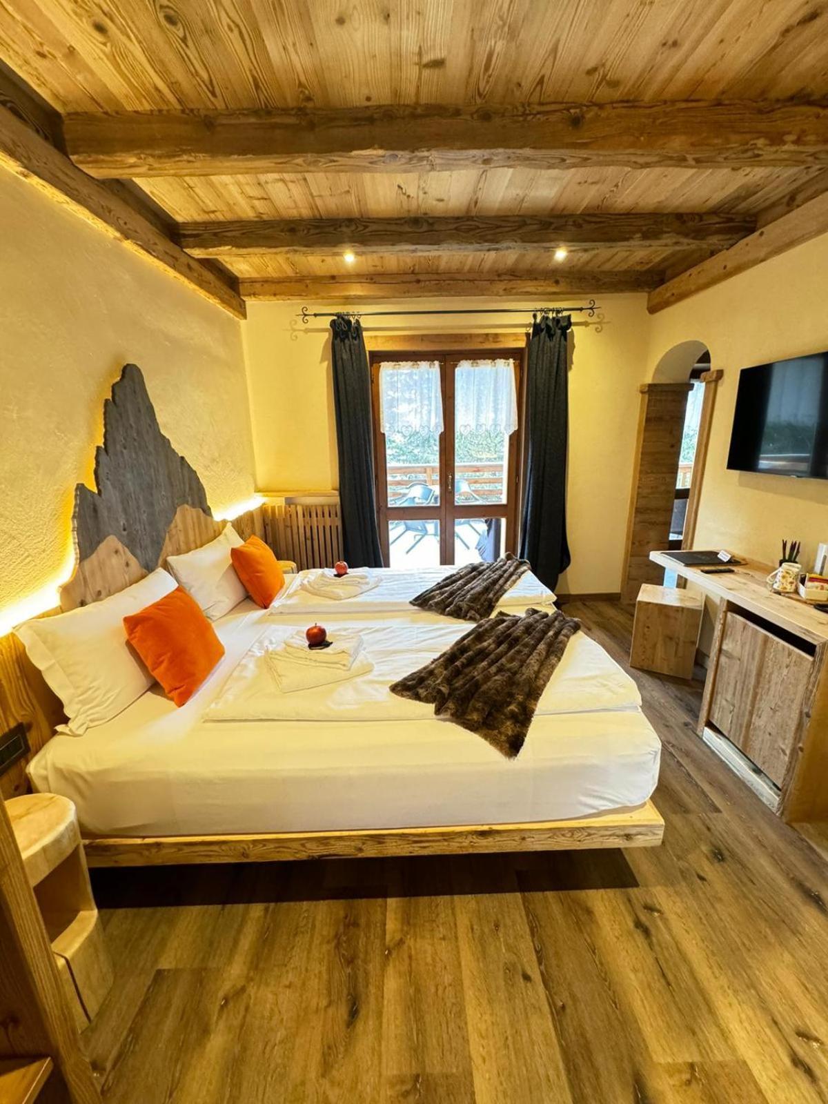 Hotel Ciasa Lorenzi Кортина-д'Ампеццо Экстерьер фото